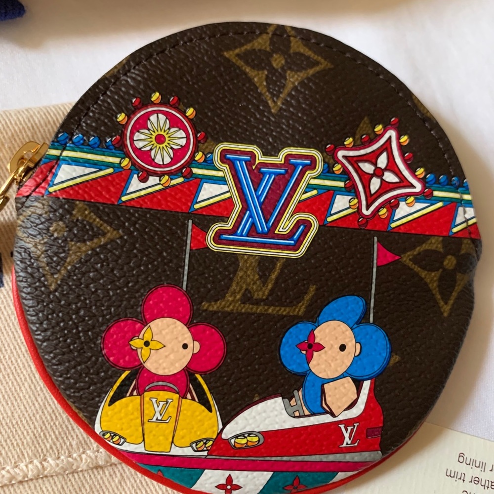 ✨New LV Xmas limited edition round coin